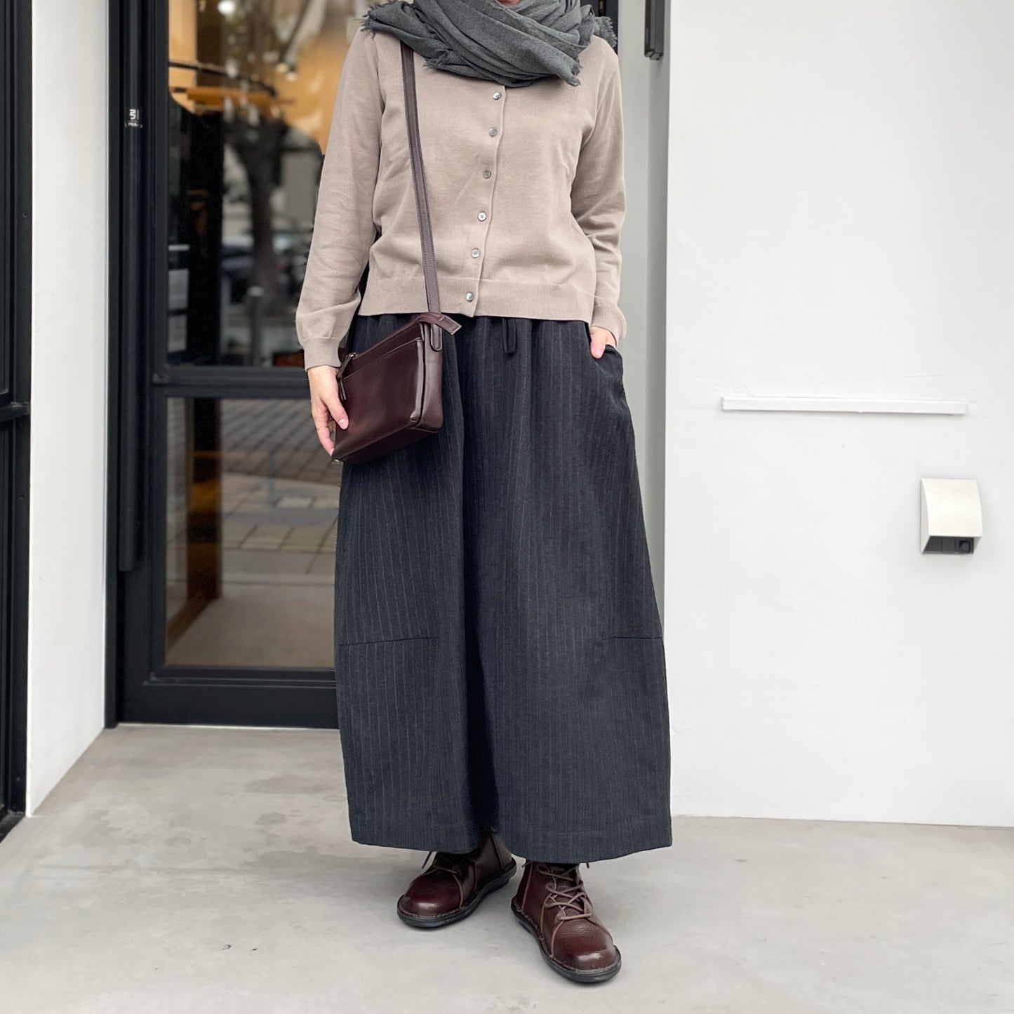 ウールリネンギャバジン イージーコクーンスカート
