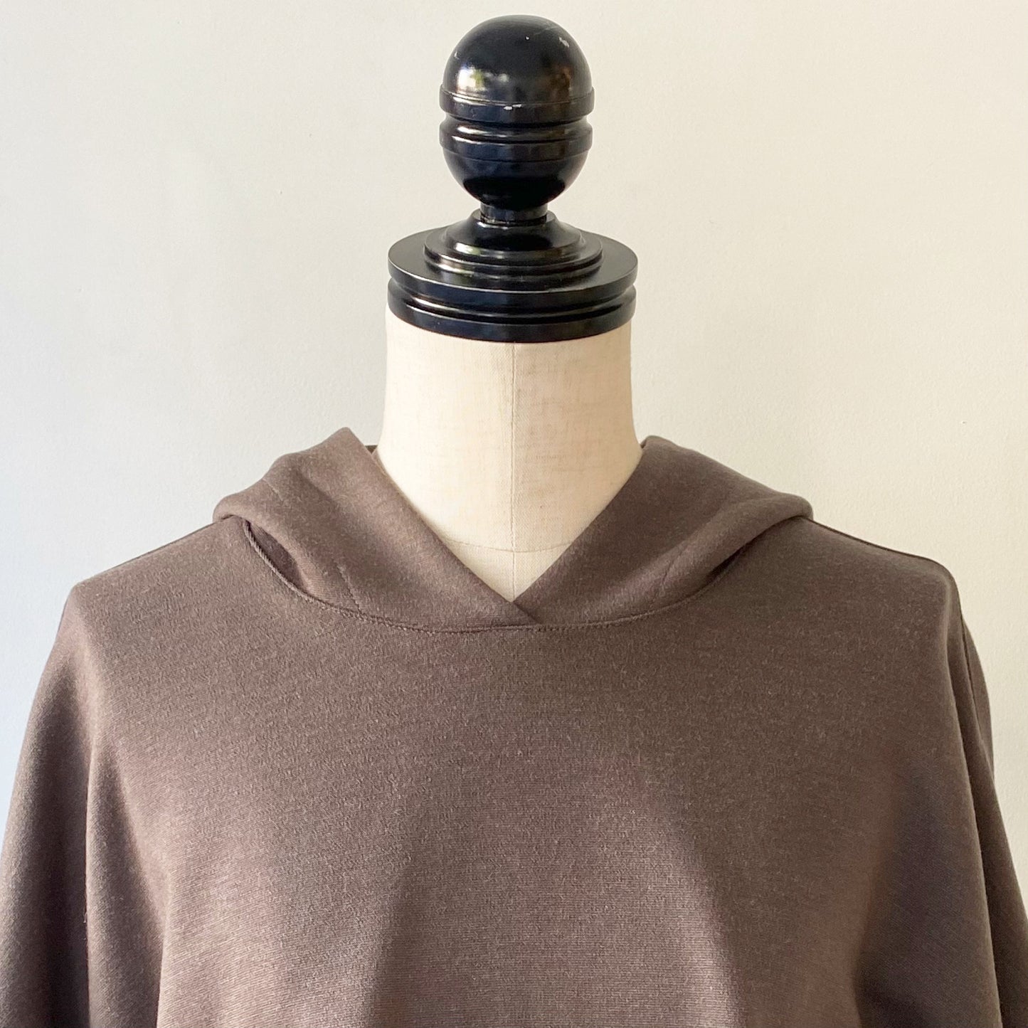 ストレッチポンチフーディ―