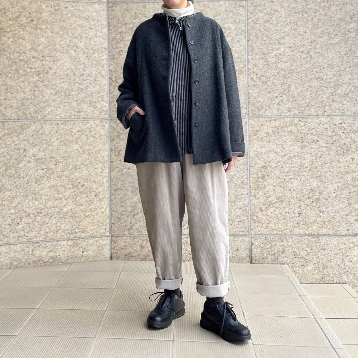 8ウェルコーデュロイテーパードパンツ
