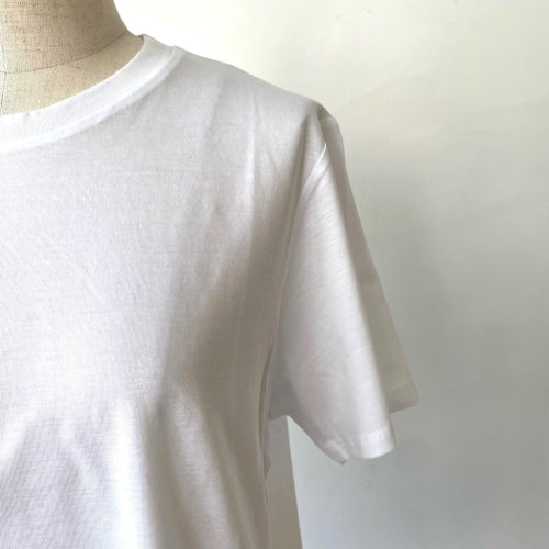 シンプルTシャツ