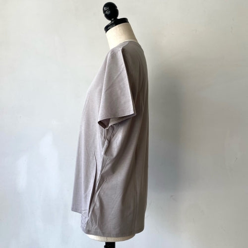 シンプルTシャツ