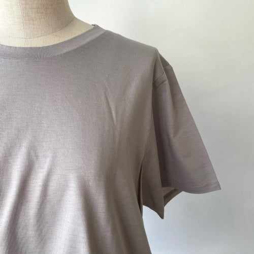 シンプルTシャツ