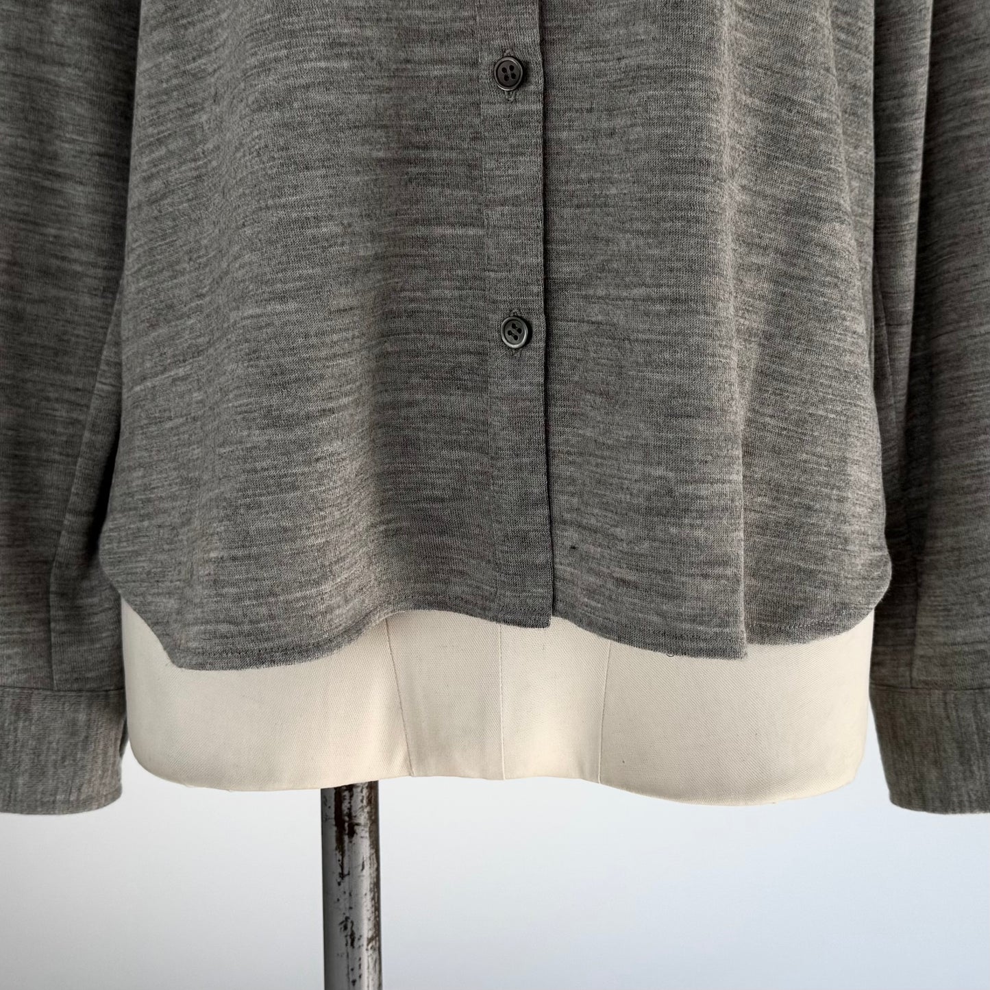 ウールニットライク コンパクトブラウス