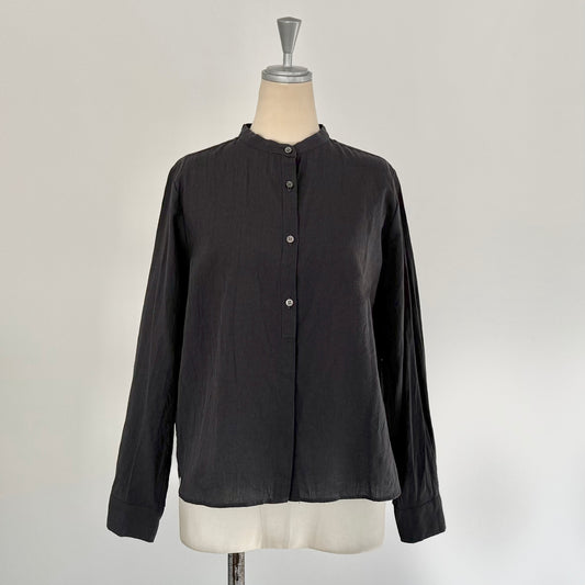 スタンドカラーコンパクトブラウス