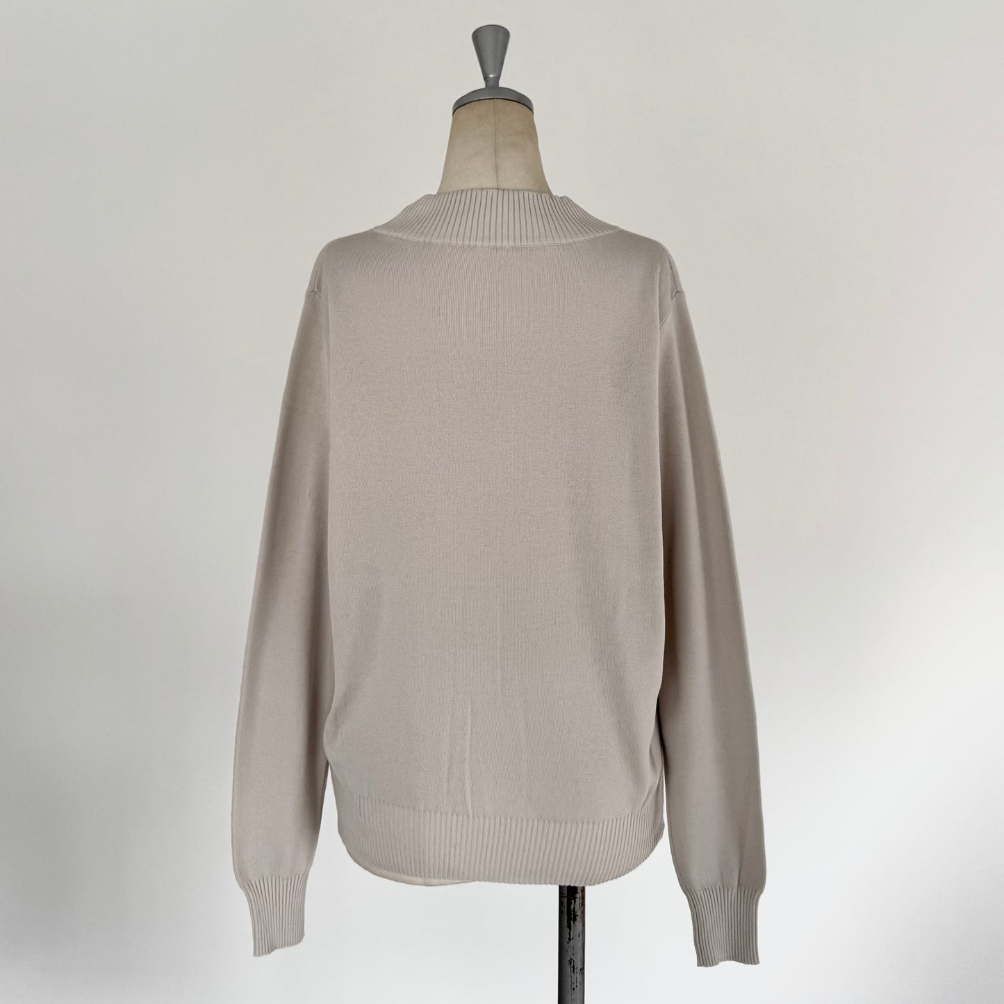 ボトルネックプルオーバー