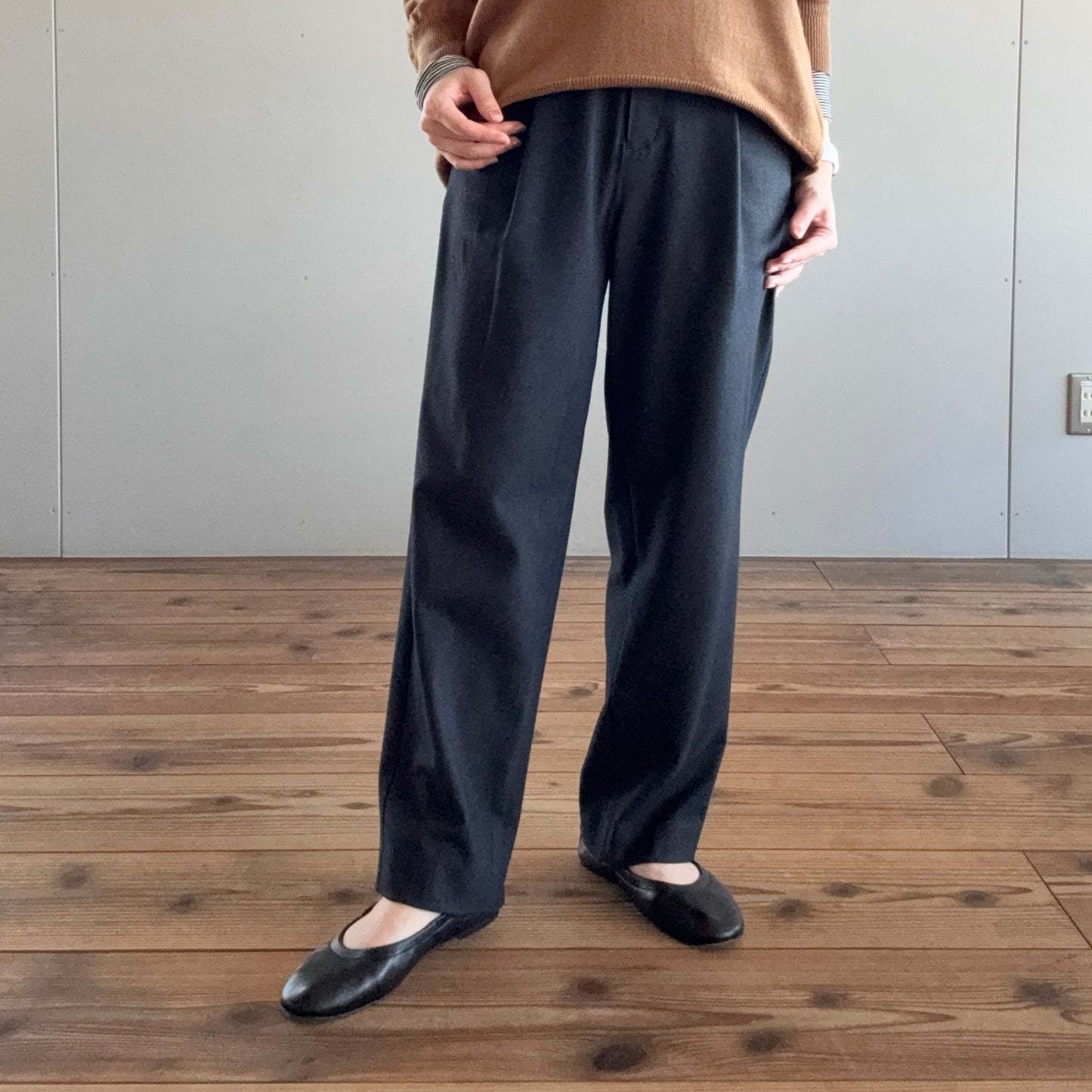 タックイージーパンツ