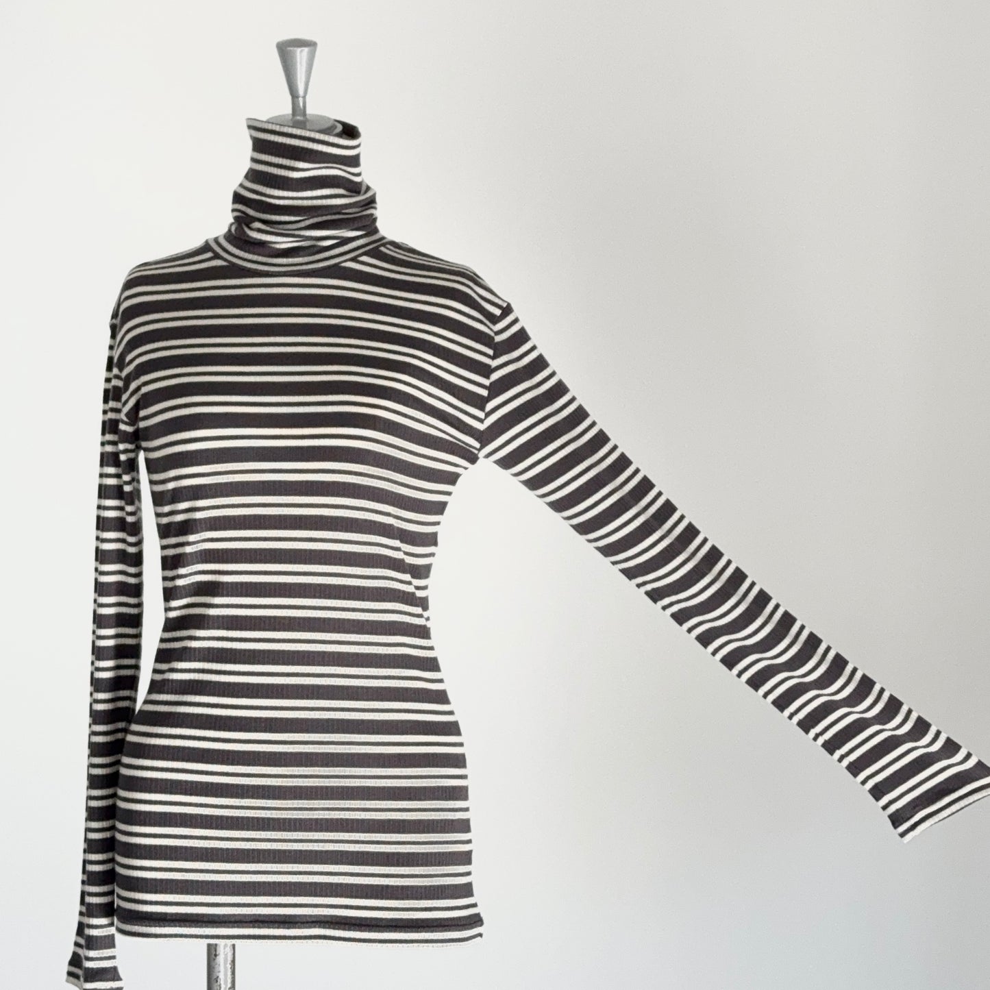 カシミヤシルクリブタートルネック