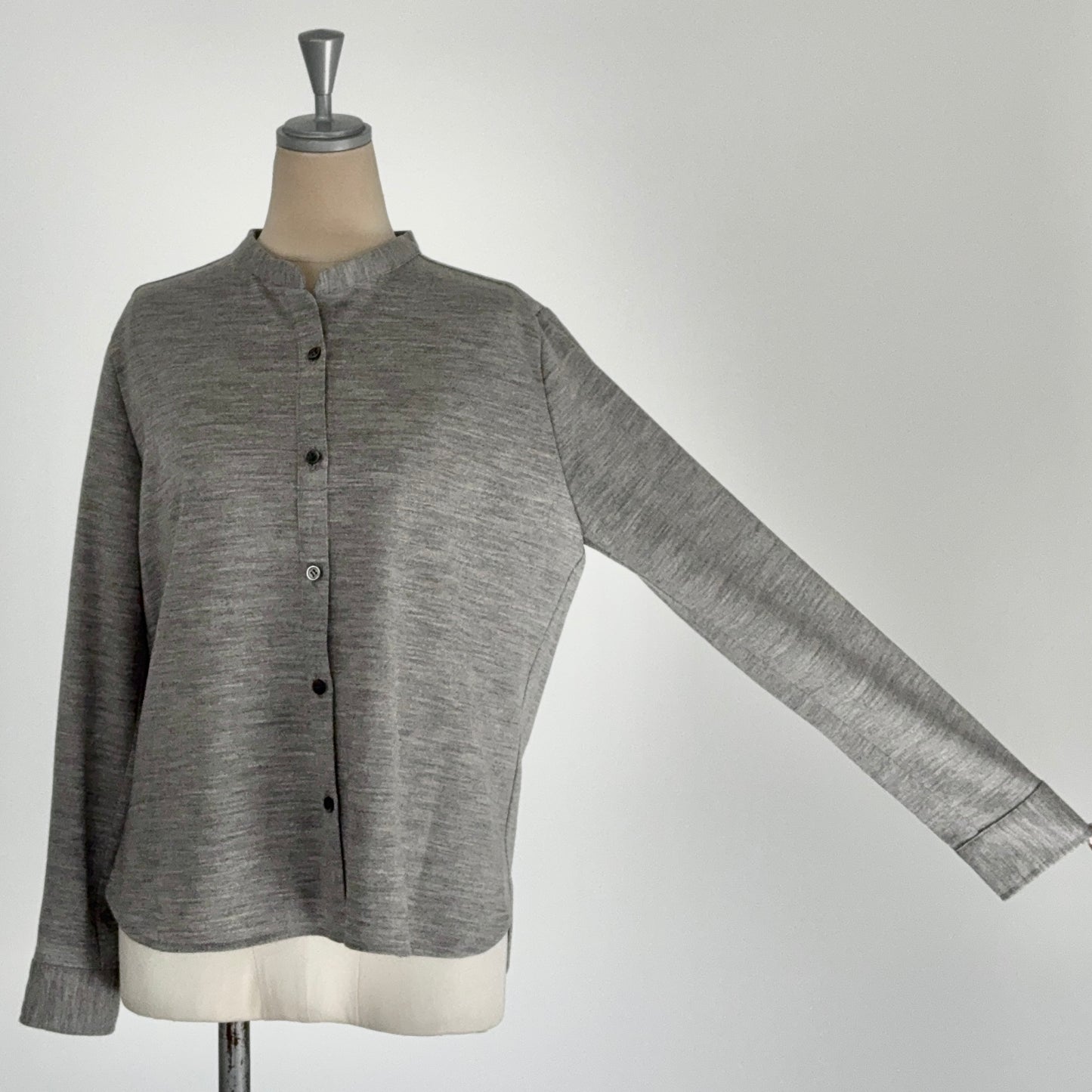 ウールニットライク コンパクトブラウス