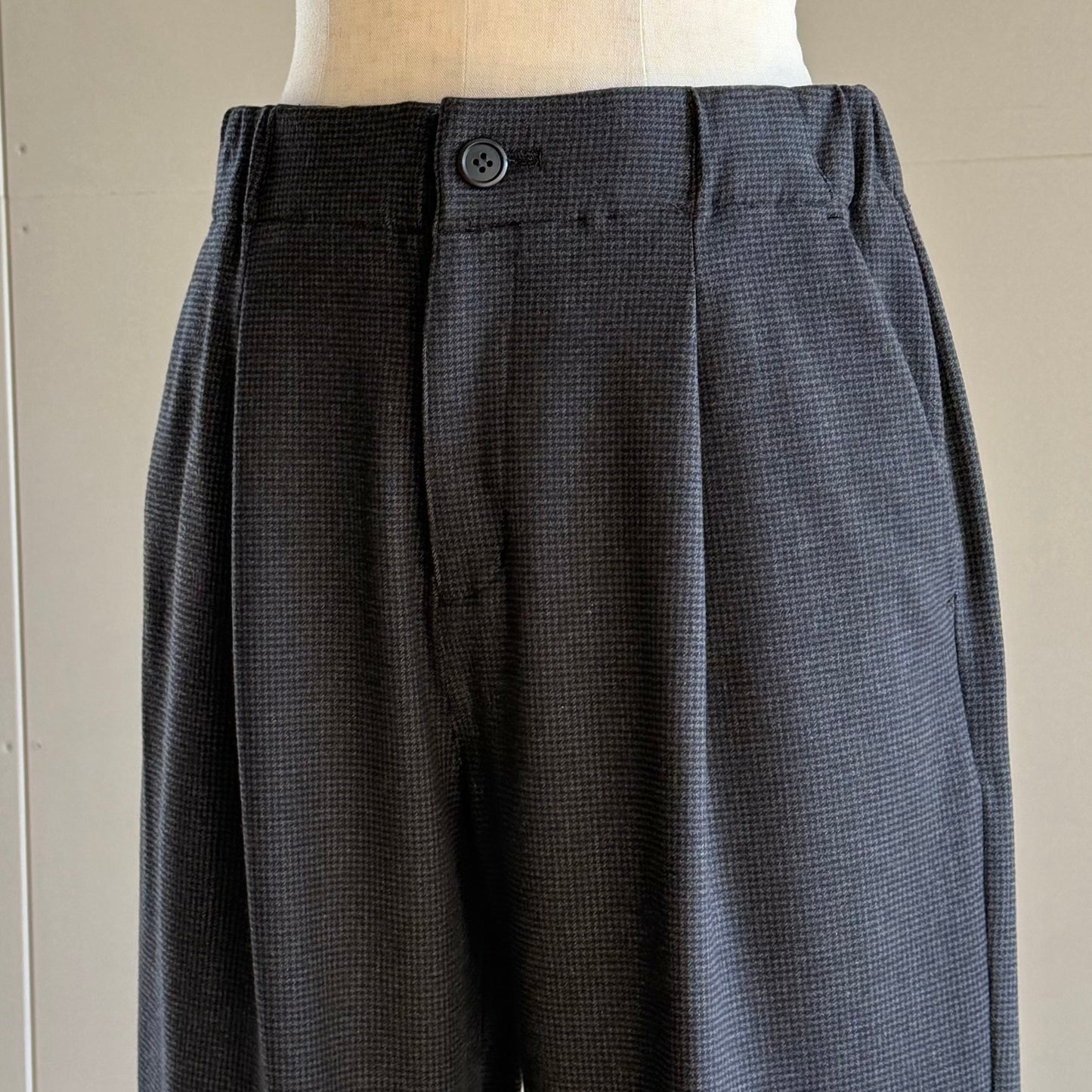 タックイージーパンツ