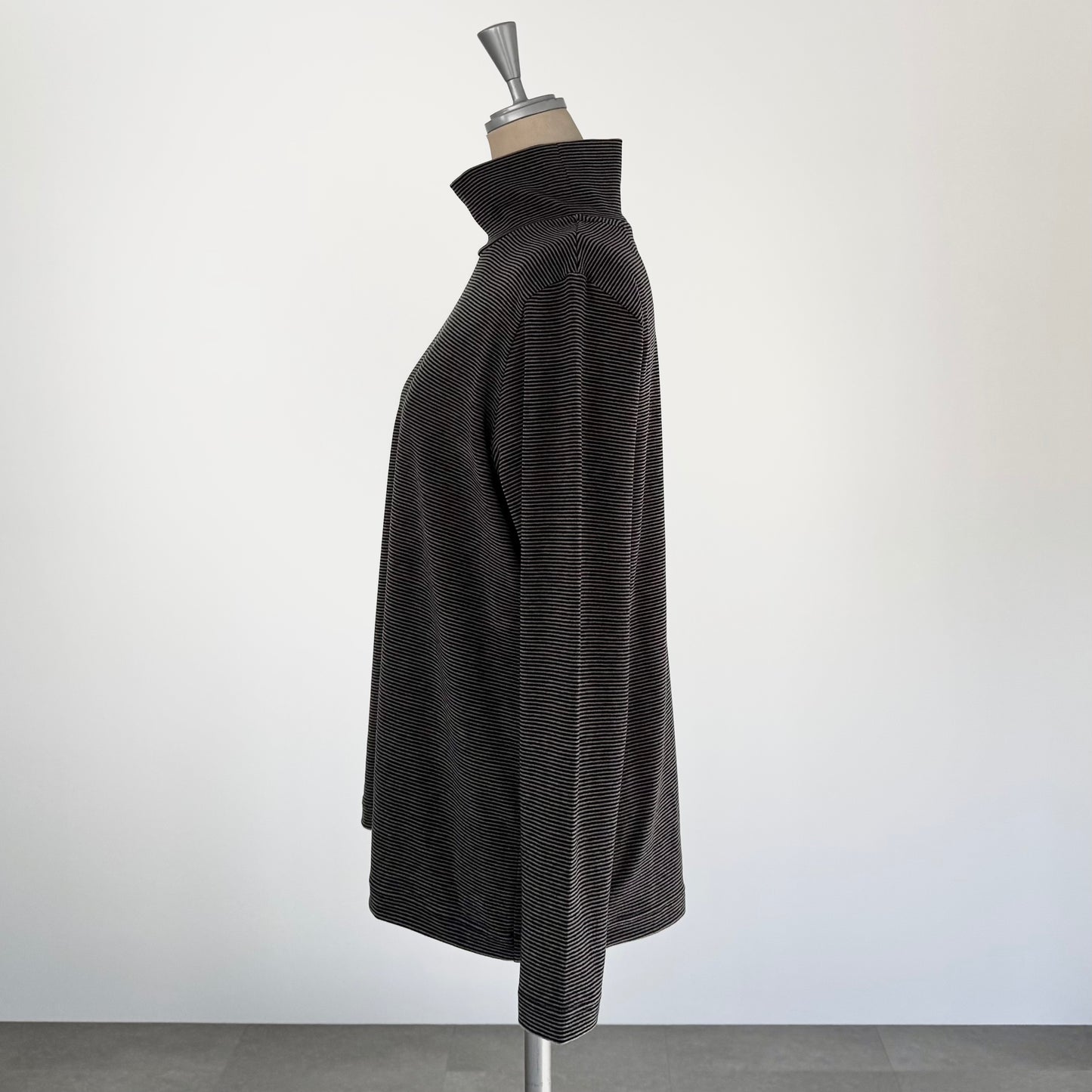 2カラー細ボーダー ハイネックプルオーバー