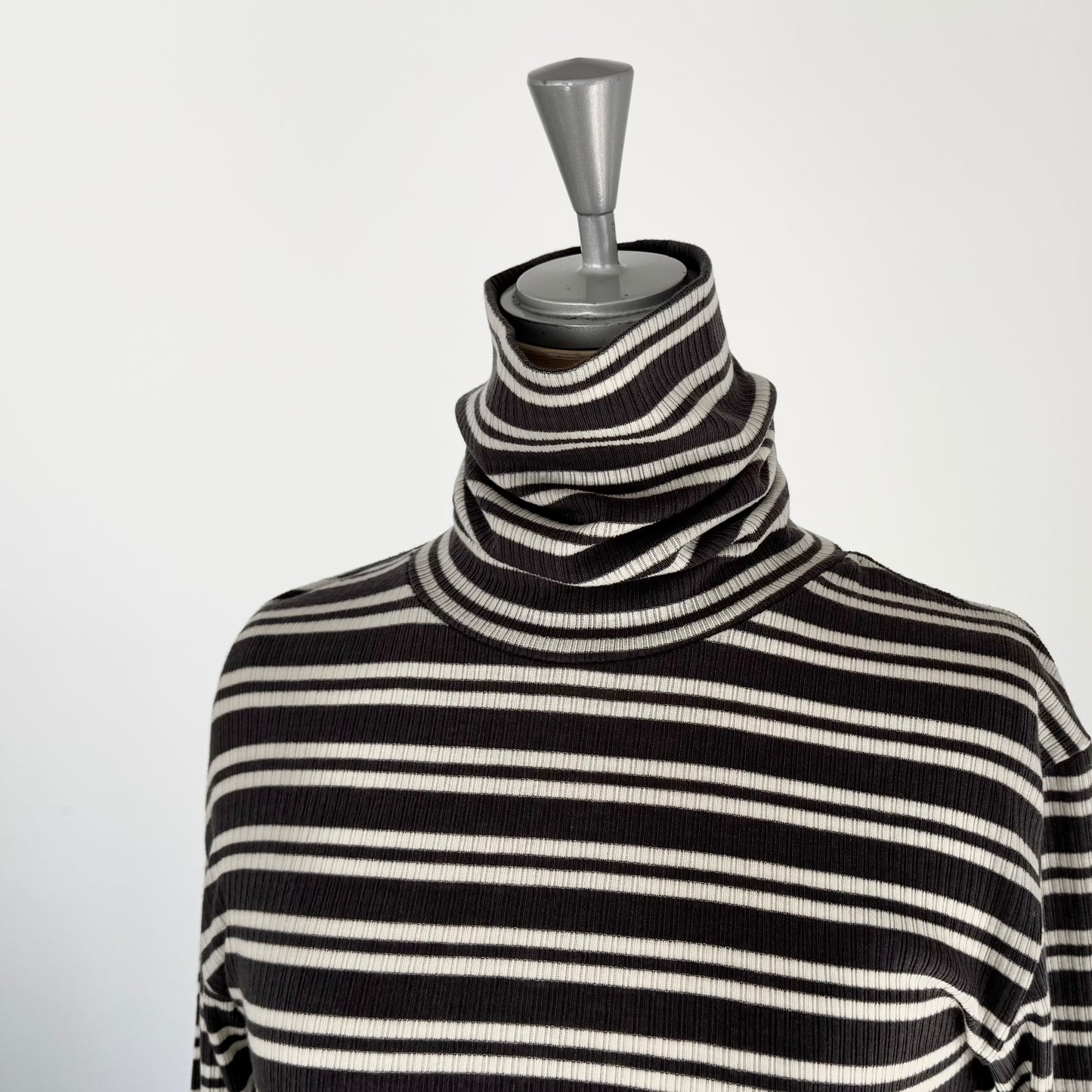 カシミヤシルクリブタートルネック