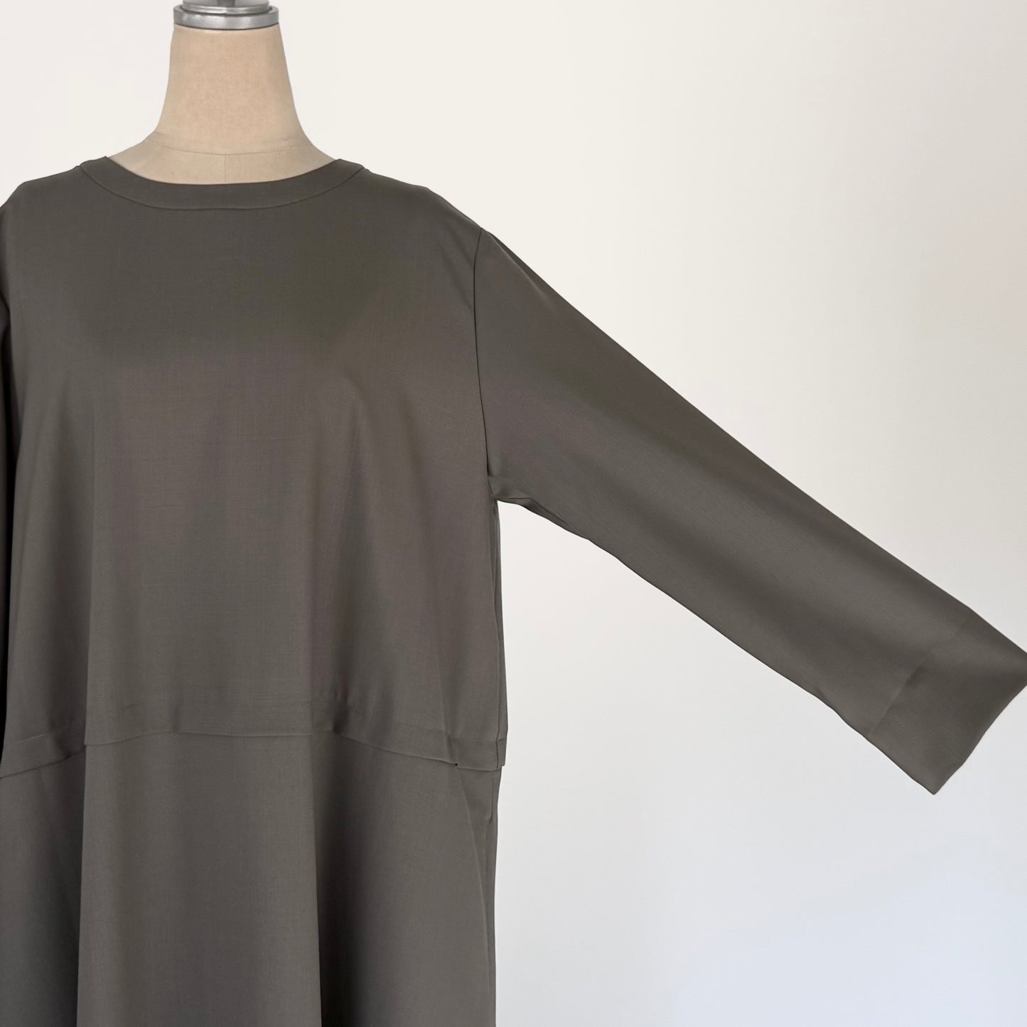 ウォッシャブルウール切り替えワンピース