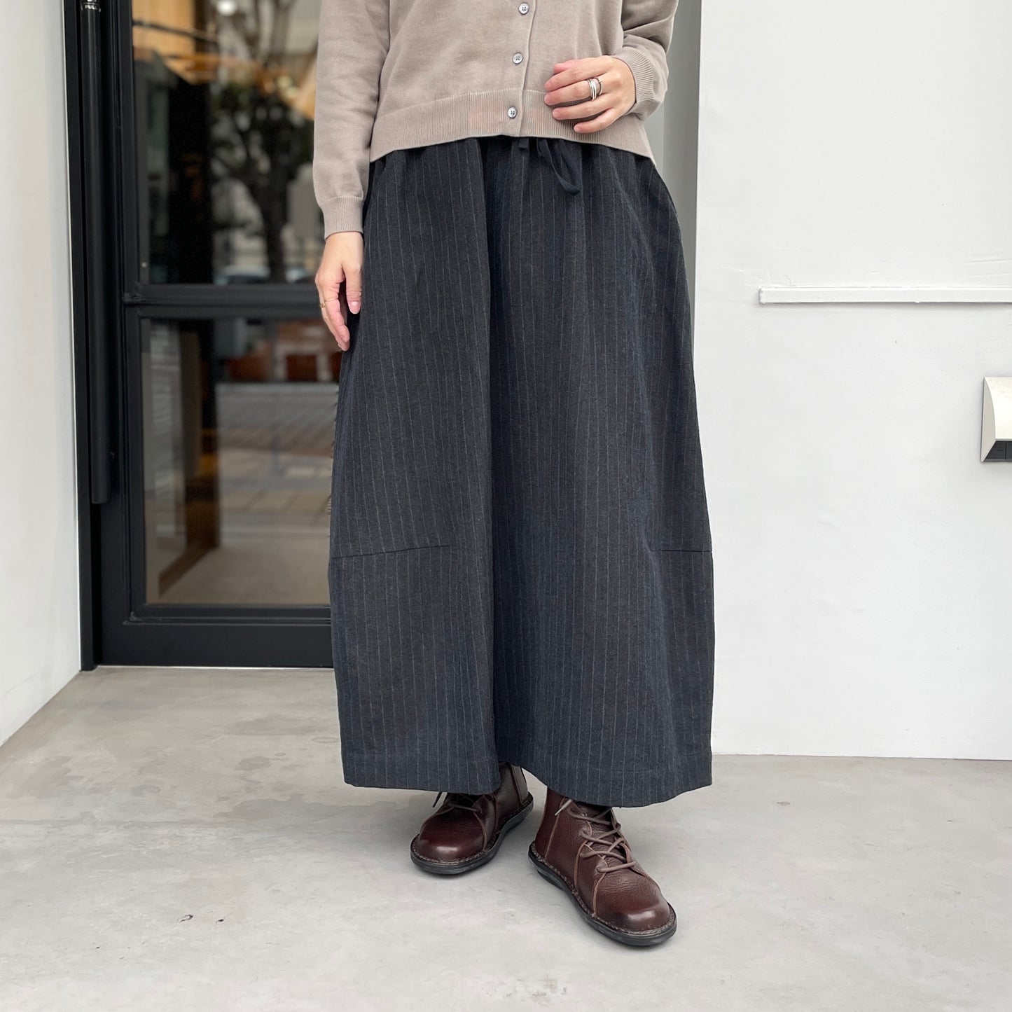 ウールリネンギャバジン イージーコクーンスカート