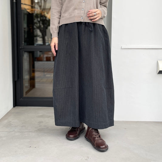 ウールリネンギャバジン イージーコクーンスカート