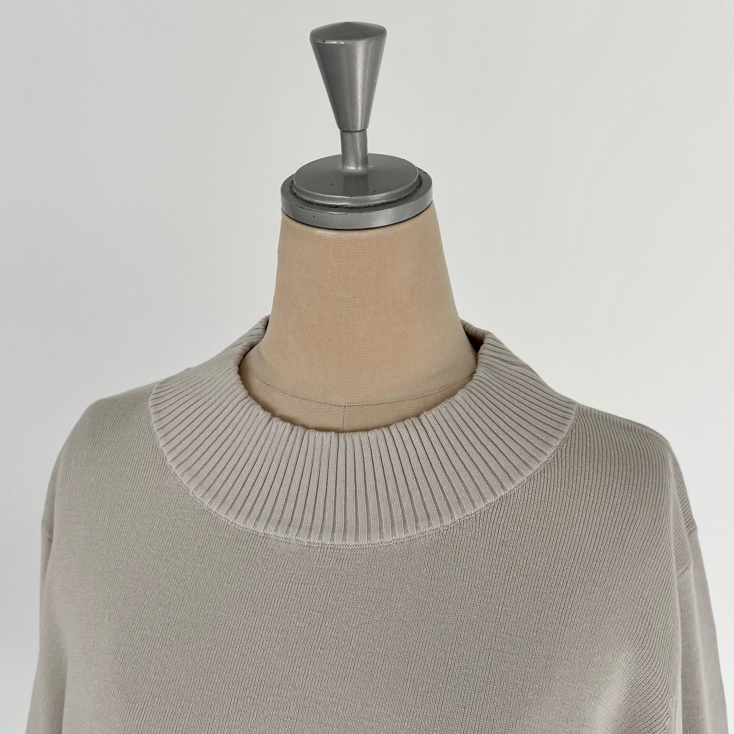 ボトルネックプルオーバー