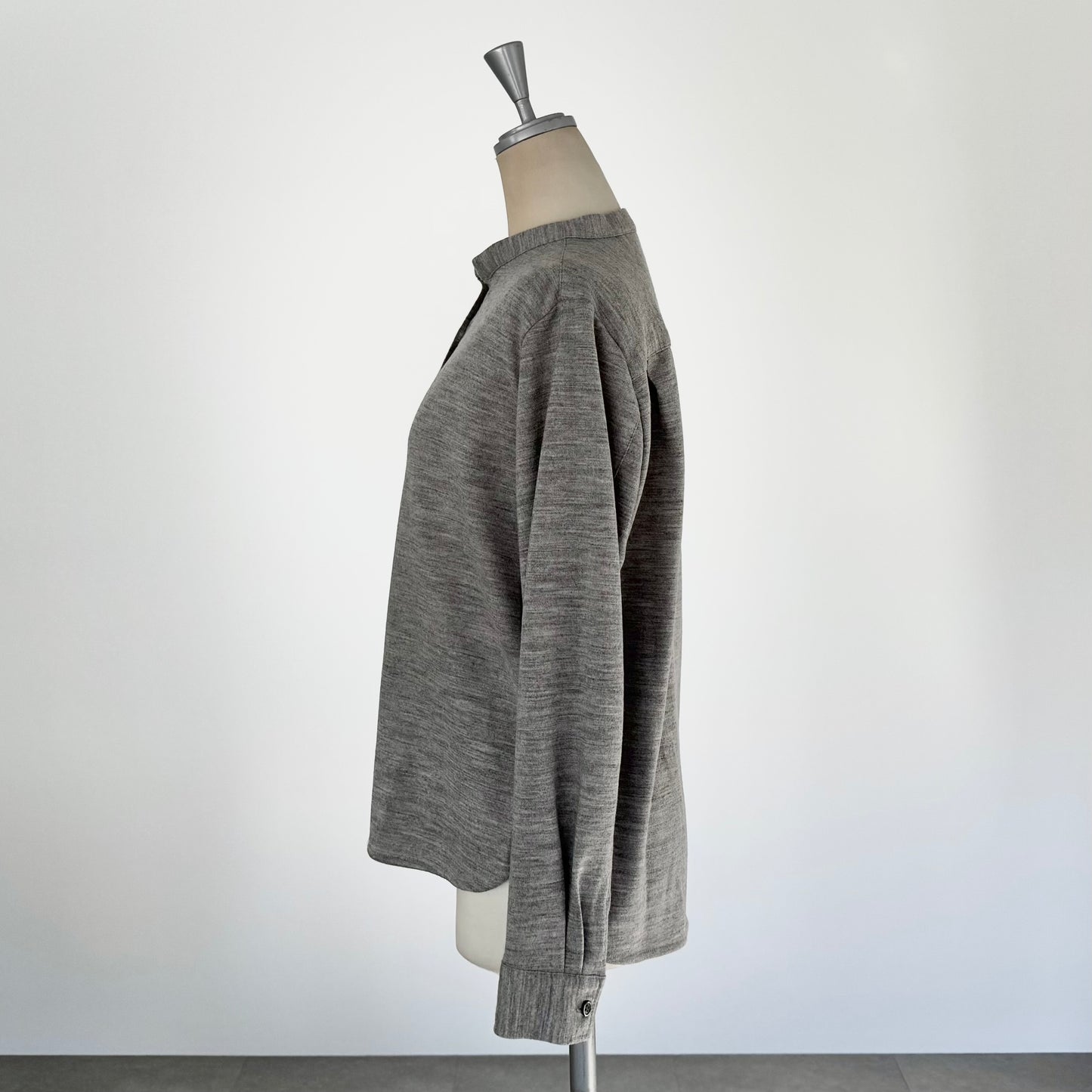 ウールニットライク コンパクトブラウス