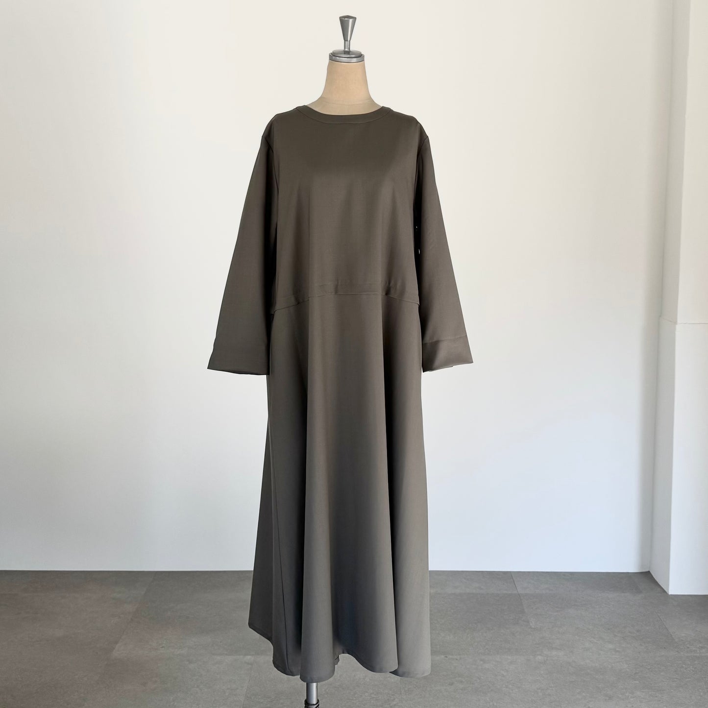 ウォッシャブルウール切り替えワンピース