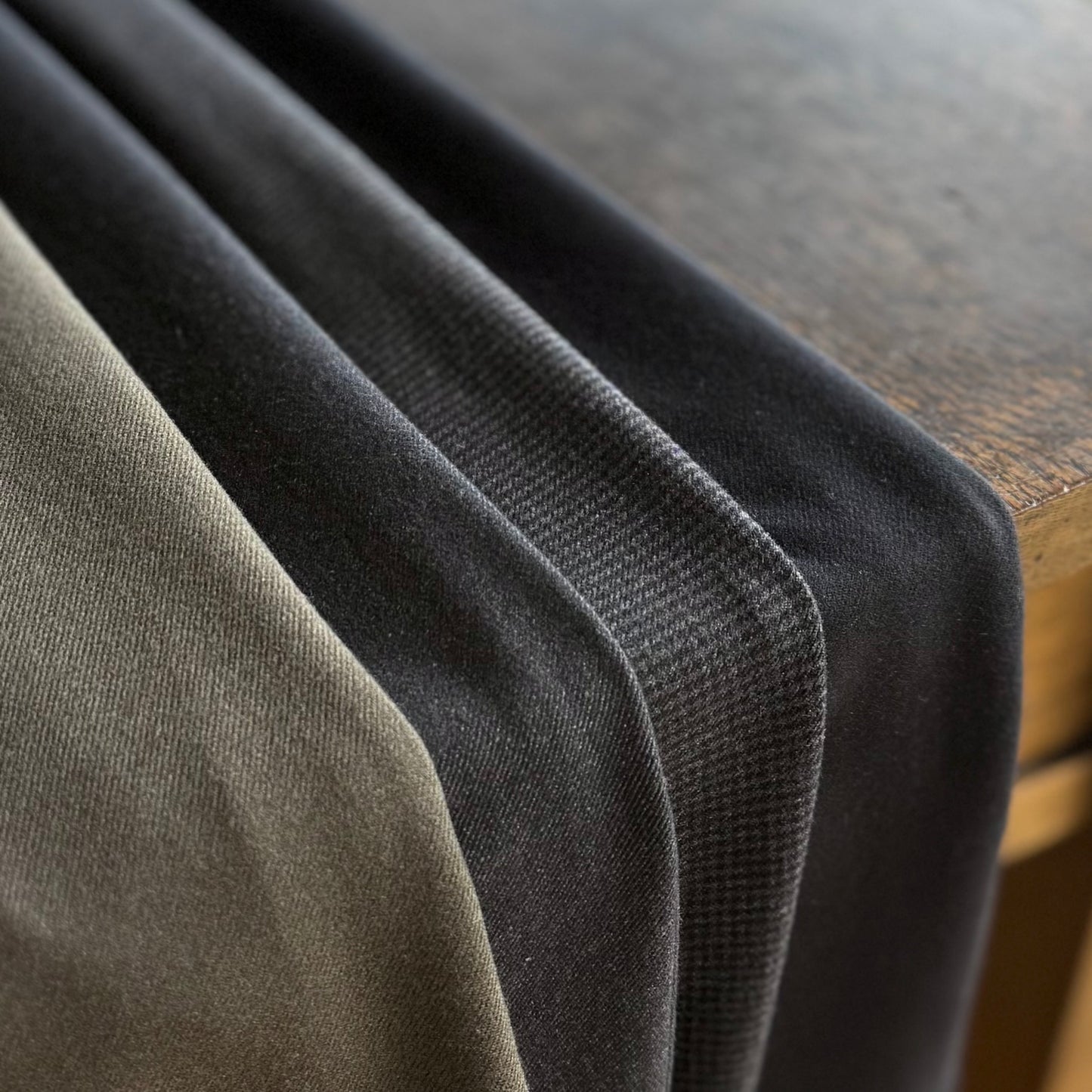 タックイージーパンツ