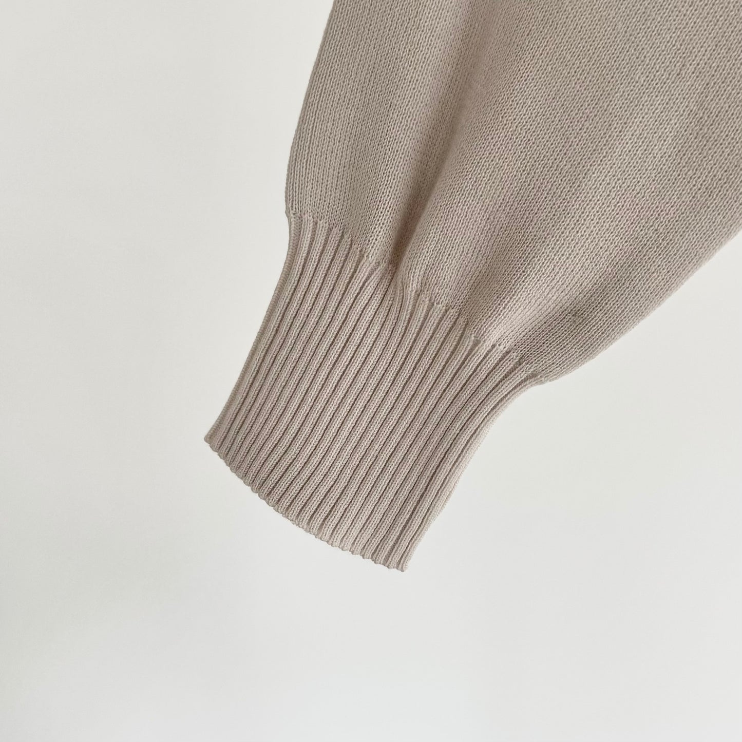 ボトルネックプルオーバー