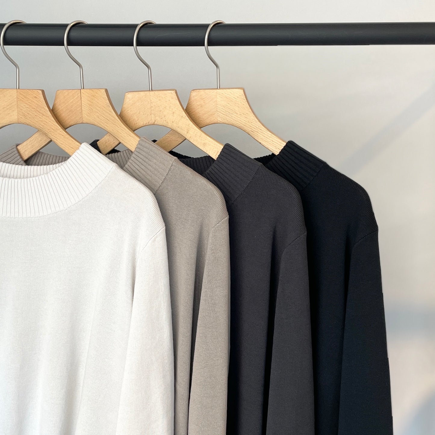 ボトルネックプルオーバー