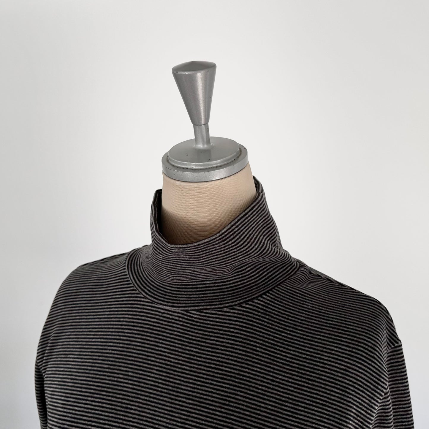 2カラー細ボーダー ハイネックプルオーバー