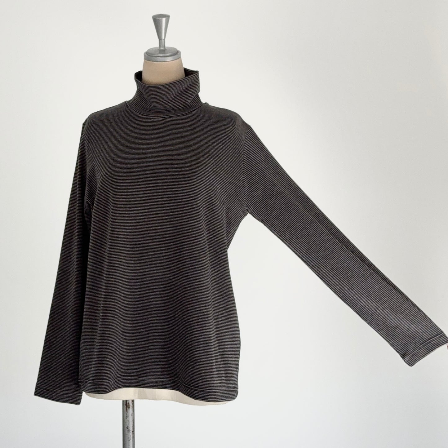 2カラー細ボーダー ハイネックプルオーバー