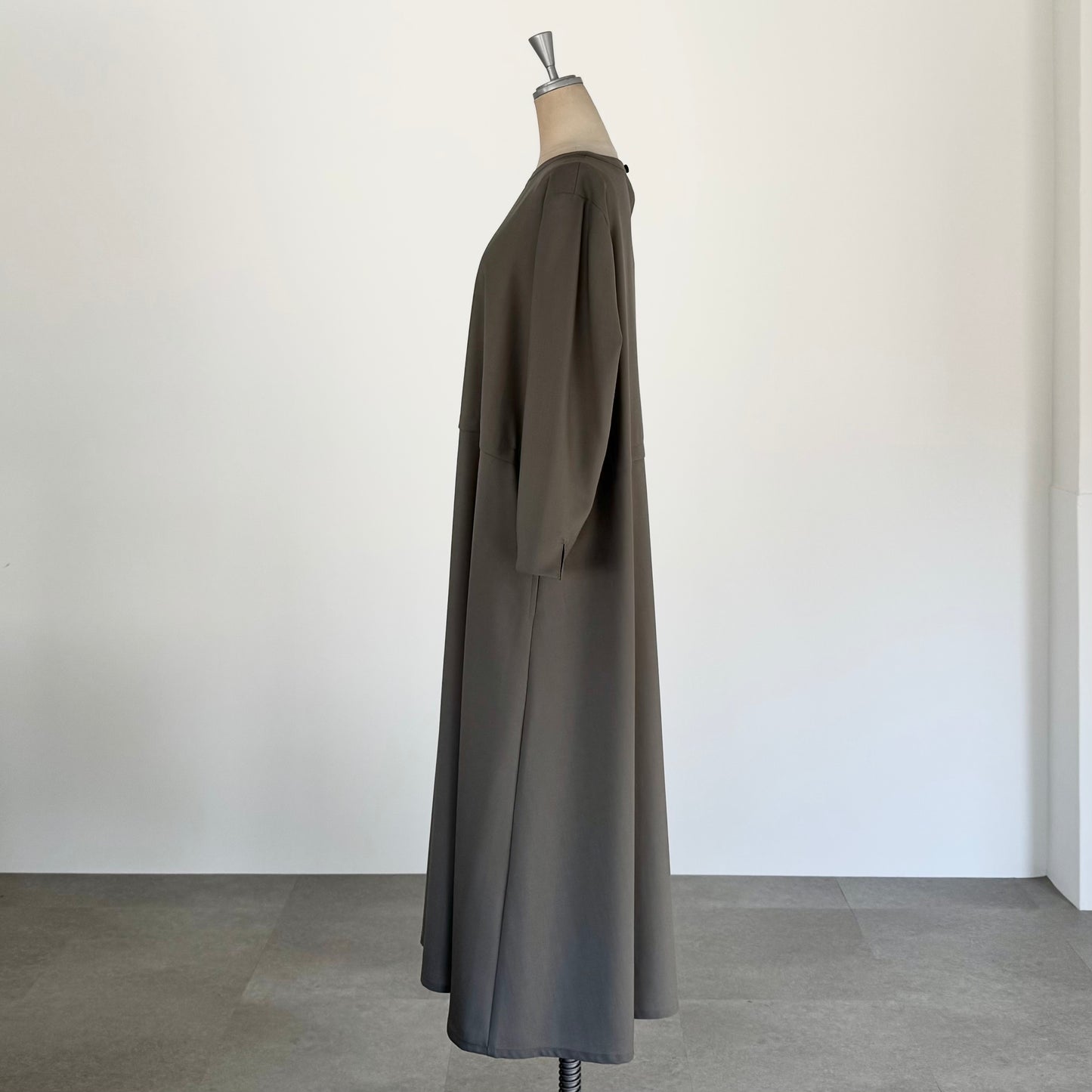 ウォッシャブルウール切り替えワンピース