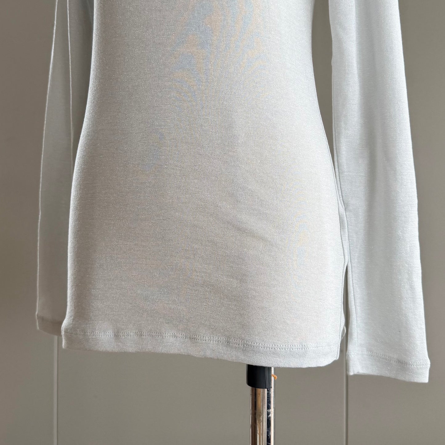 ちょい長ラメ長袖インナー