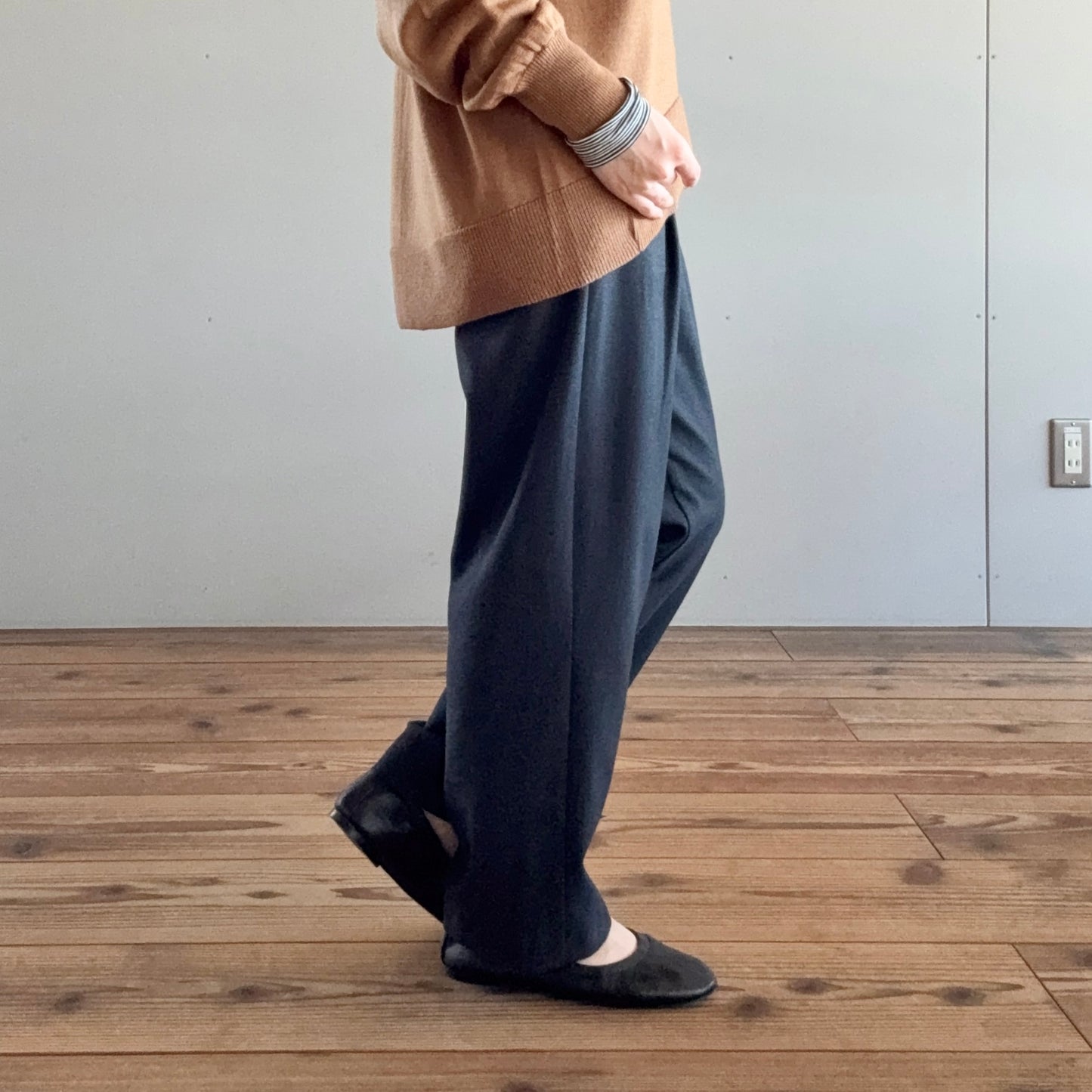 タックイージーパンツ