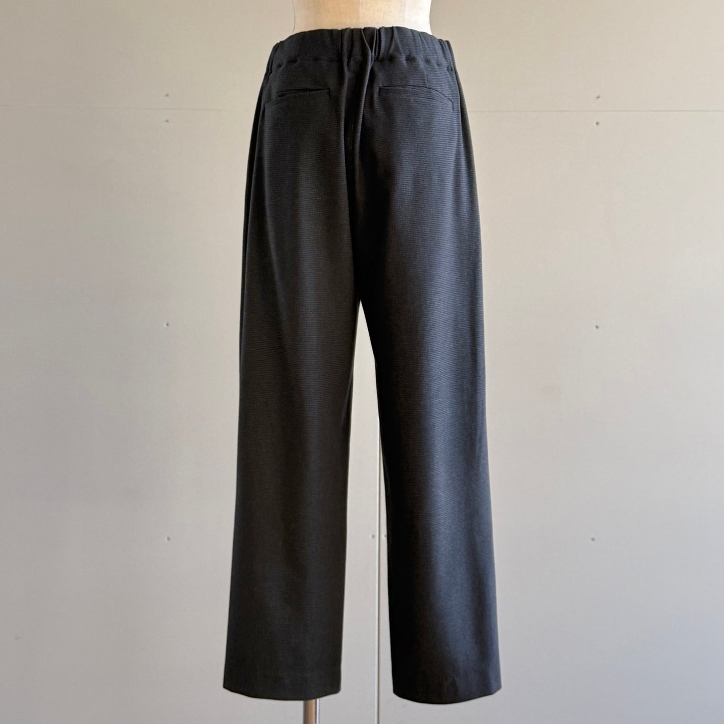 タックイージーパンツ