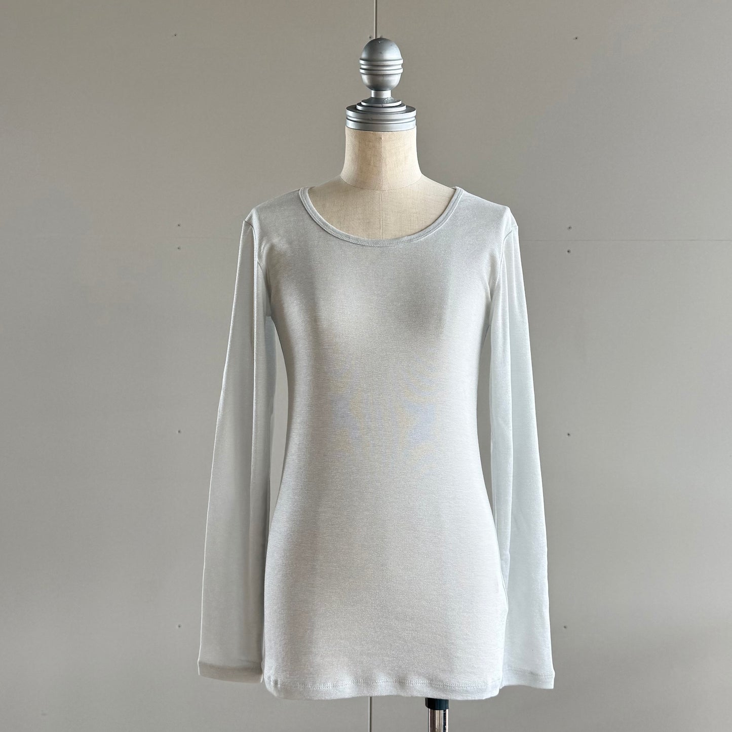 ちょい長ラメ長袖インナー